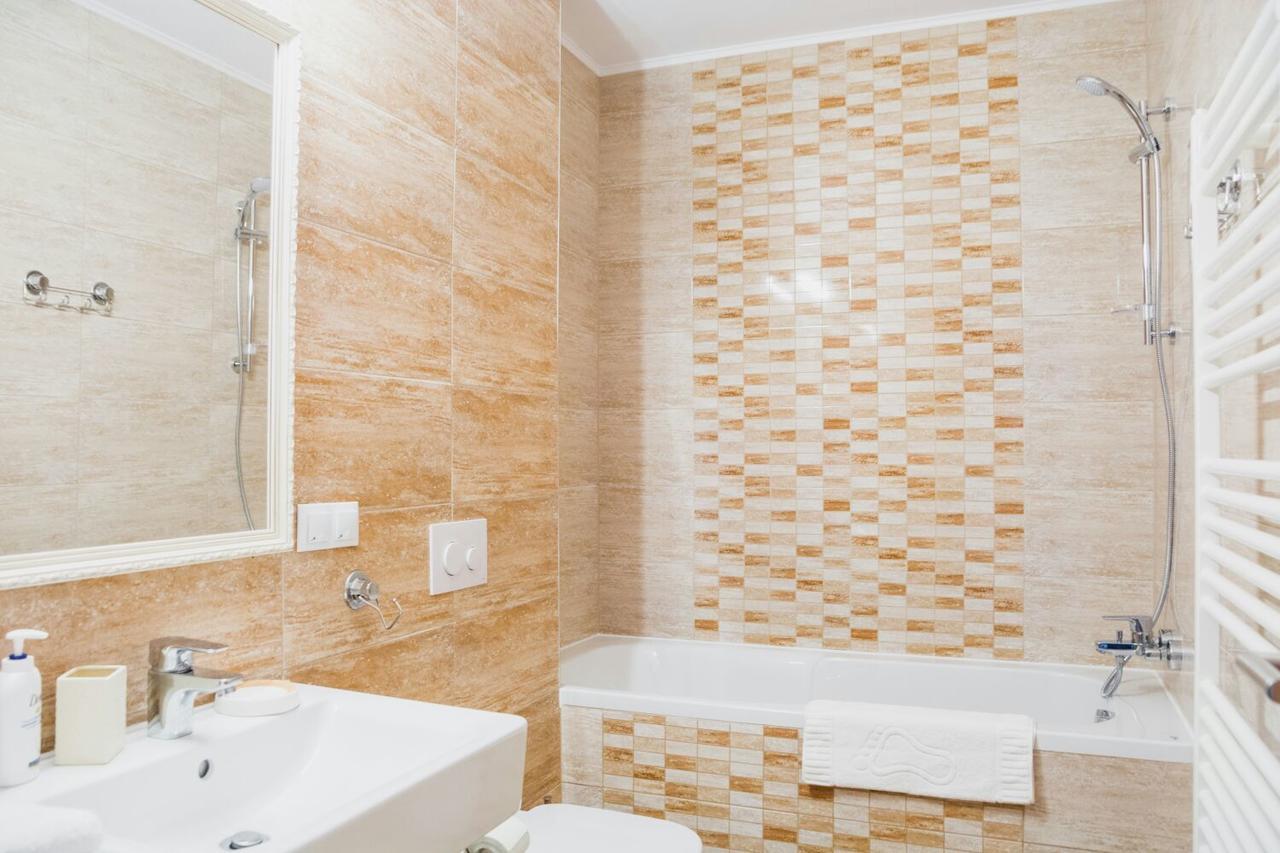Apartament 4Tourists Brasov Bagian luar foto